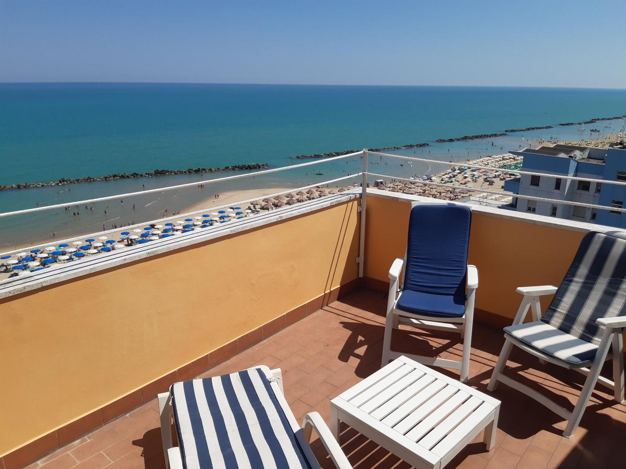 La Terrazza Sul Mare Apartment Montesilvano Exterior photo